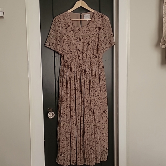 Hayden Vintage Fall Dress - Picture 4 of 4